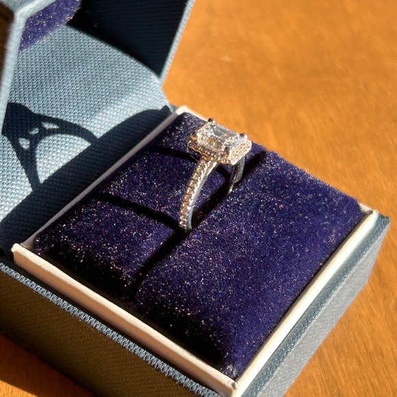 1.46c VSS1 D Emerald Cut Lab Diamond Ring w Halo and Pave GIA CERTIFIED - Picture 2 of 4